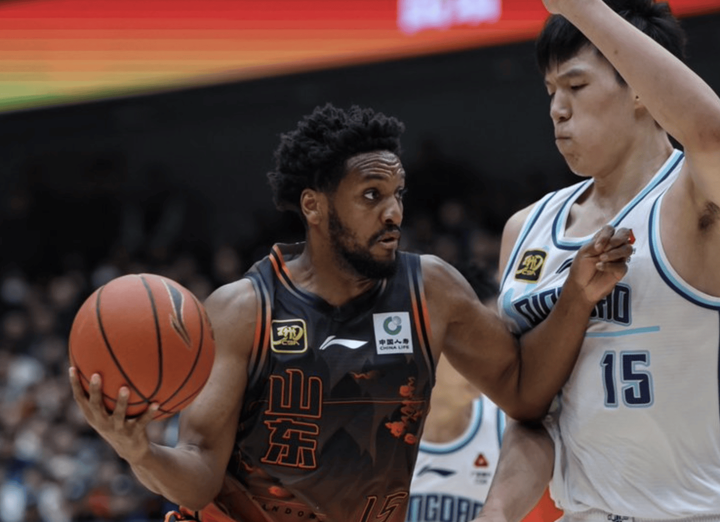 Kaiyun中国大陆全站注册国际比赛日CBA季后赛传出新动向，山东男篮临场应变，管理层表态——球迷炸锅，轮换策略成焦点的简单介绍